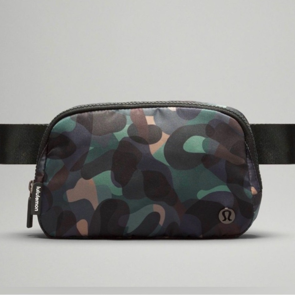 lululemon athletica everywhere belt bag fluctuate midi teal